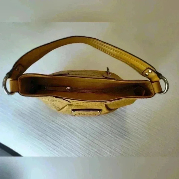 Sophia Caperelli mustard shoulder bag - Picture 6 of 7